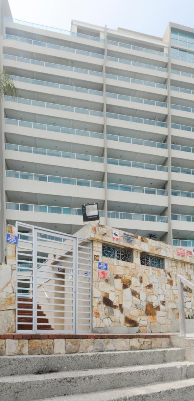 Lindo Departamento Al Pie De Playa Edificio Torre Oceanica * Salinas (Santa Elena)